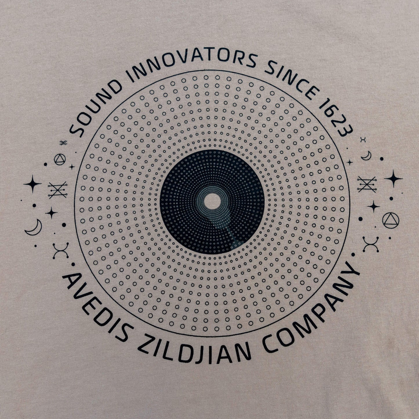 Close up detail of graphic on the Zildjian Limited Edition ALCHEM-E Heavy Tee